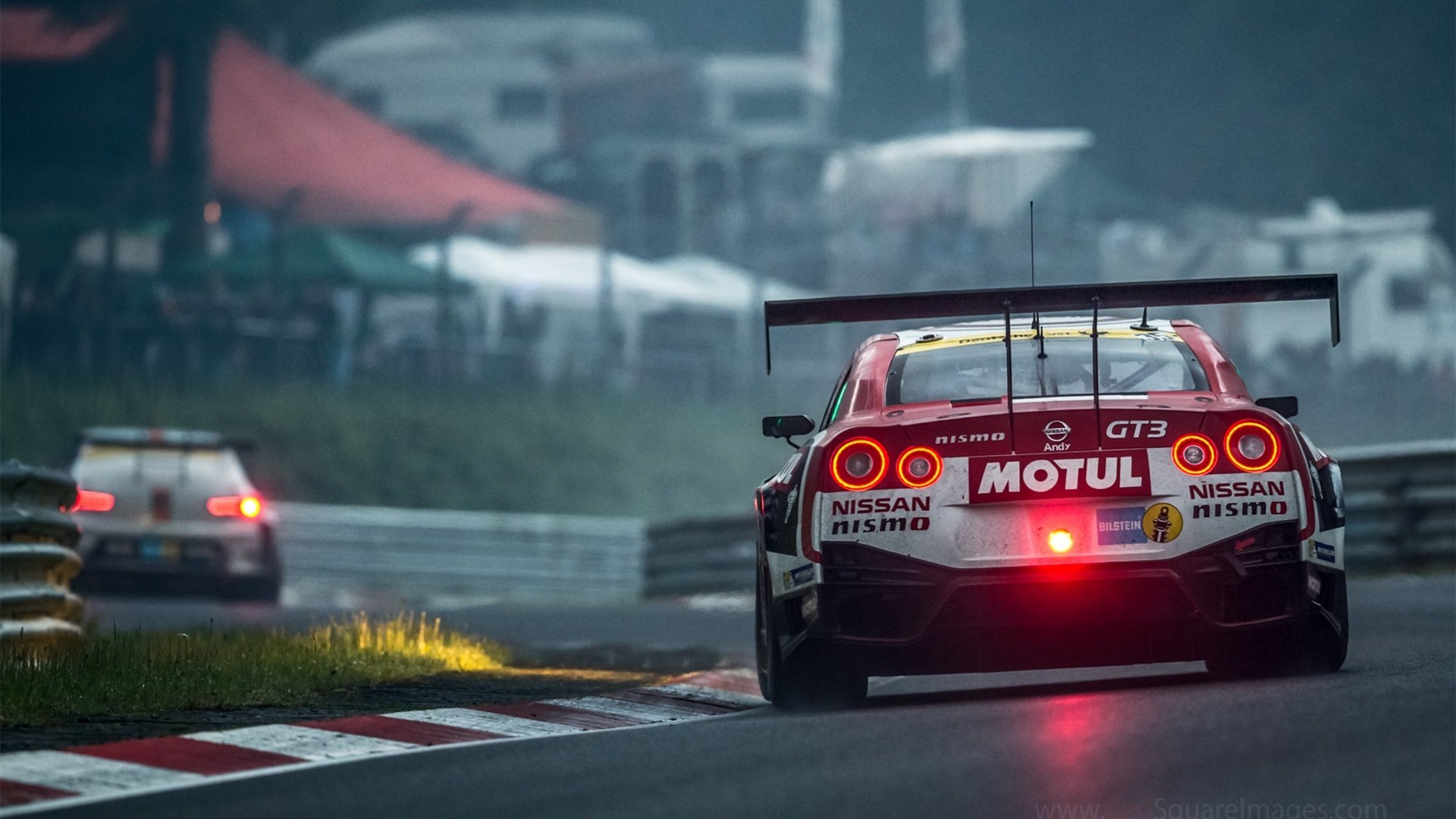 kaiyun体育app-艾伦·汉森在利物浦英超夺冠庆典中担任颁奖嘉宾，球星艾伦