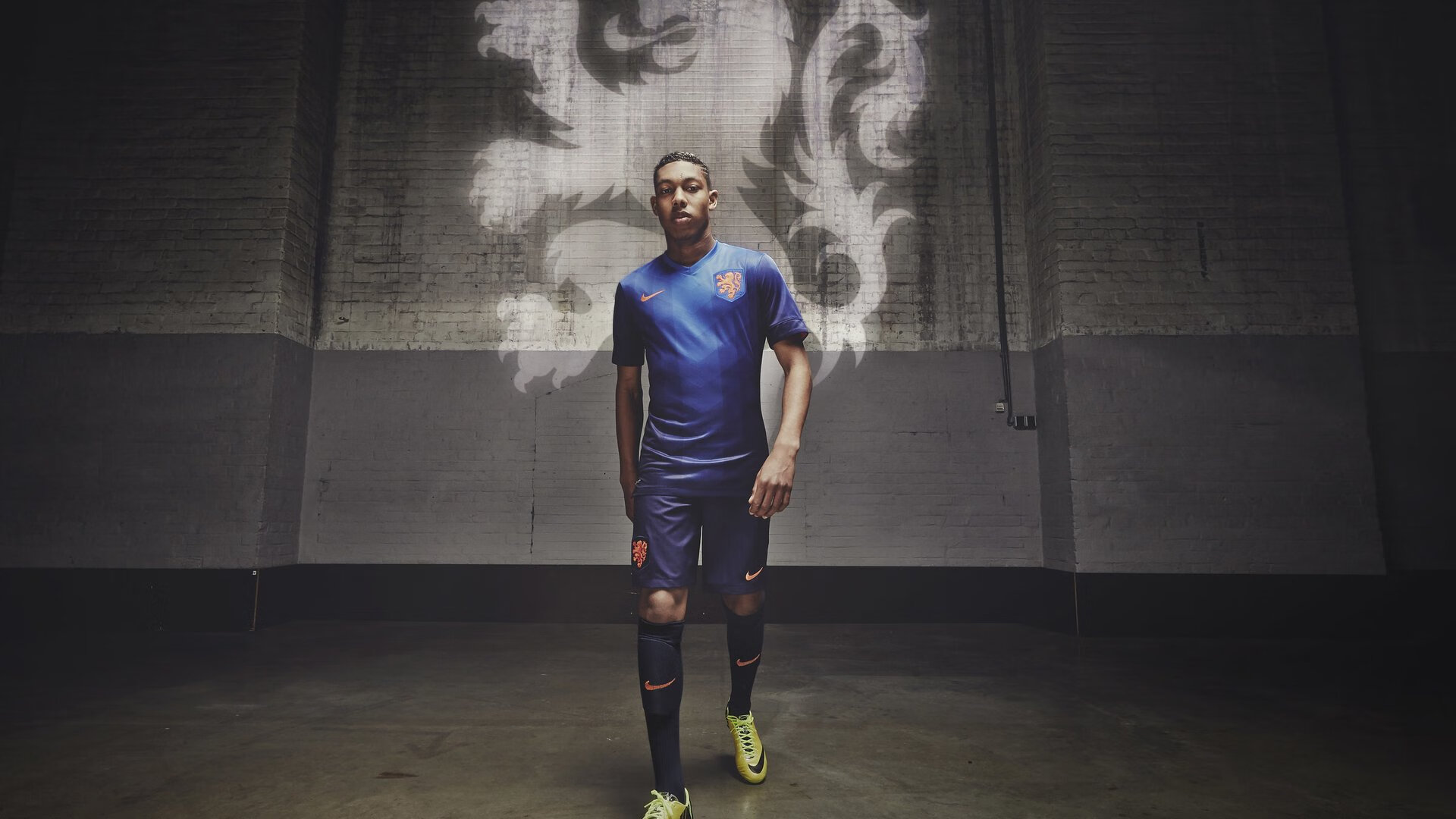 开云官方网页登录-搏击台上激烈对决展现竞技精神，搏击对抗视频